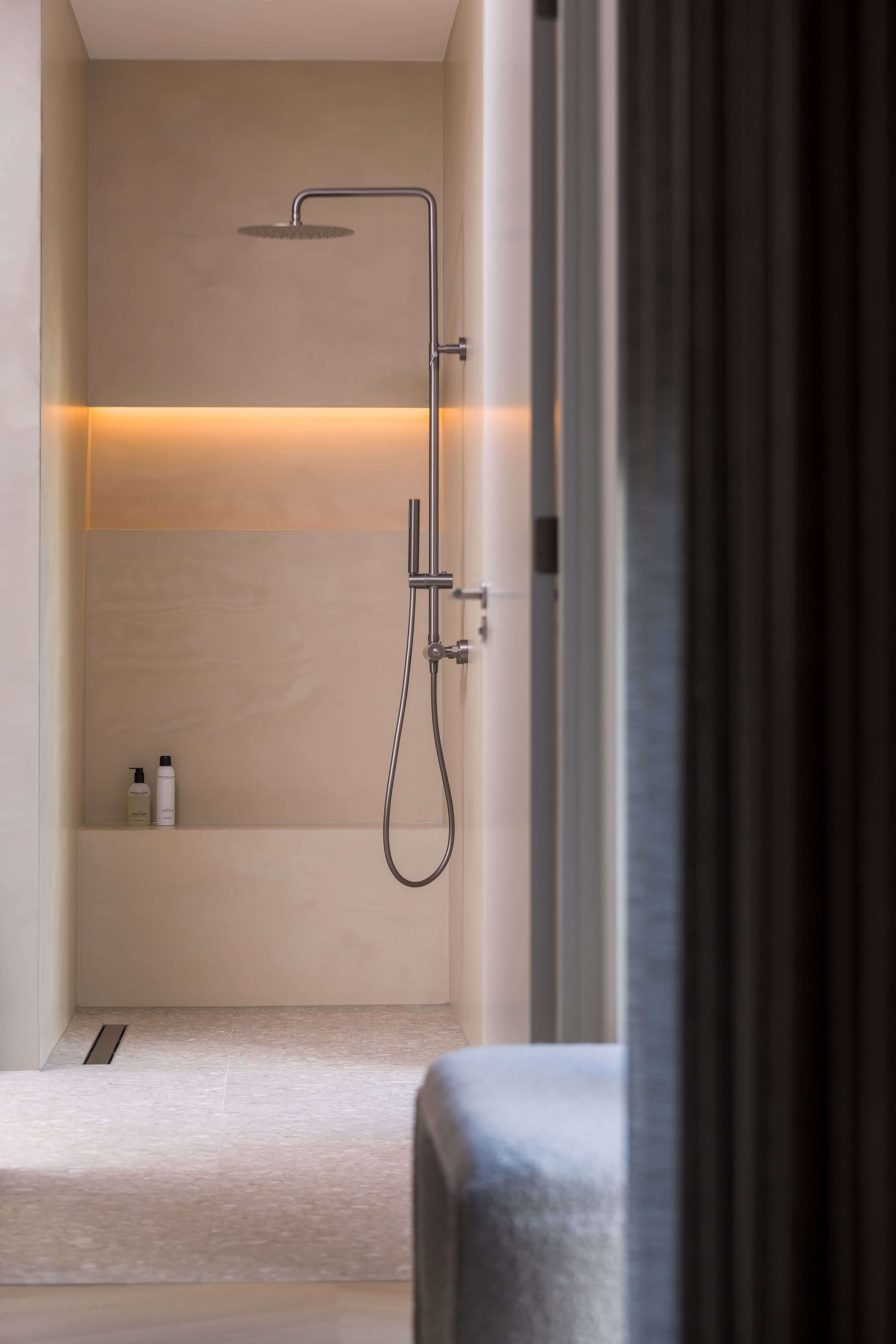 Badkamer beton cire wand - project nuenen 3