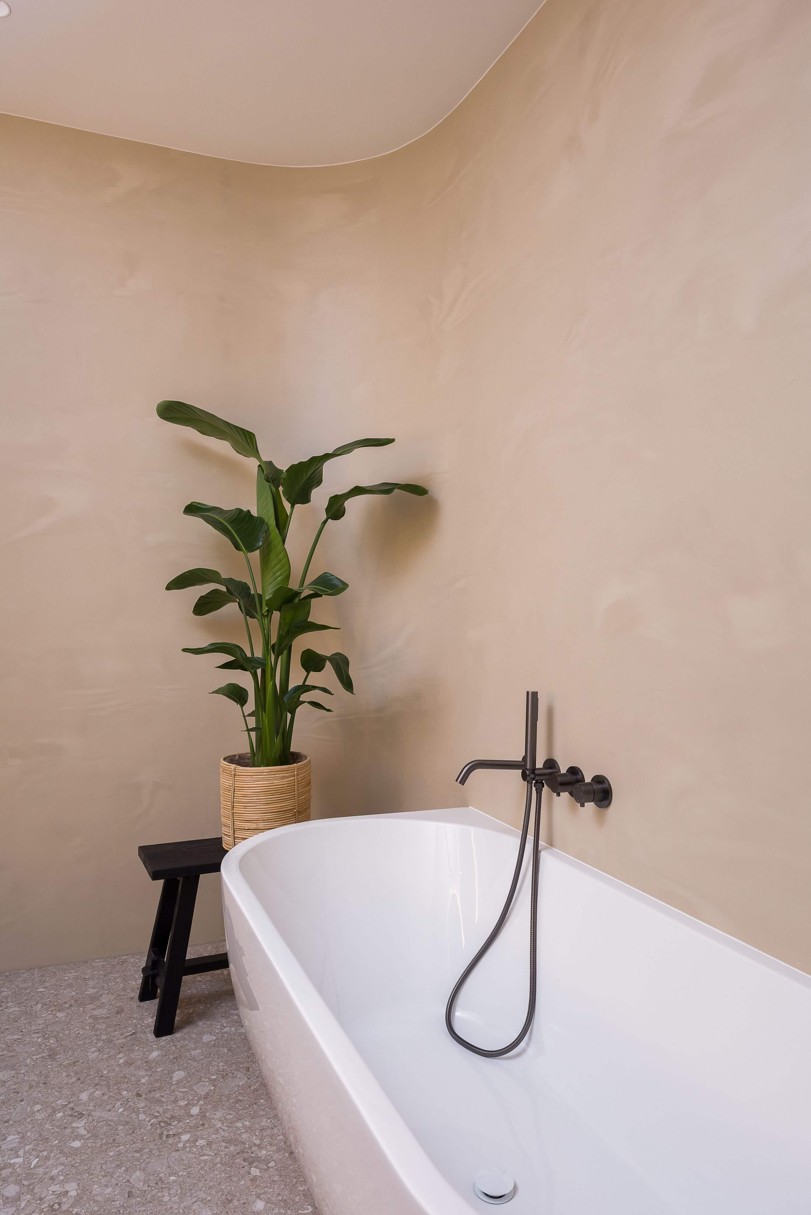 Badkamer beton cire wand - project nuenen 8