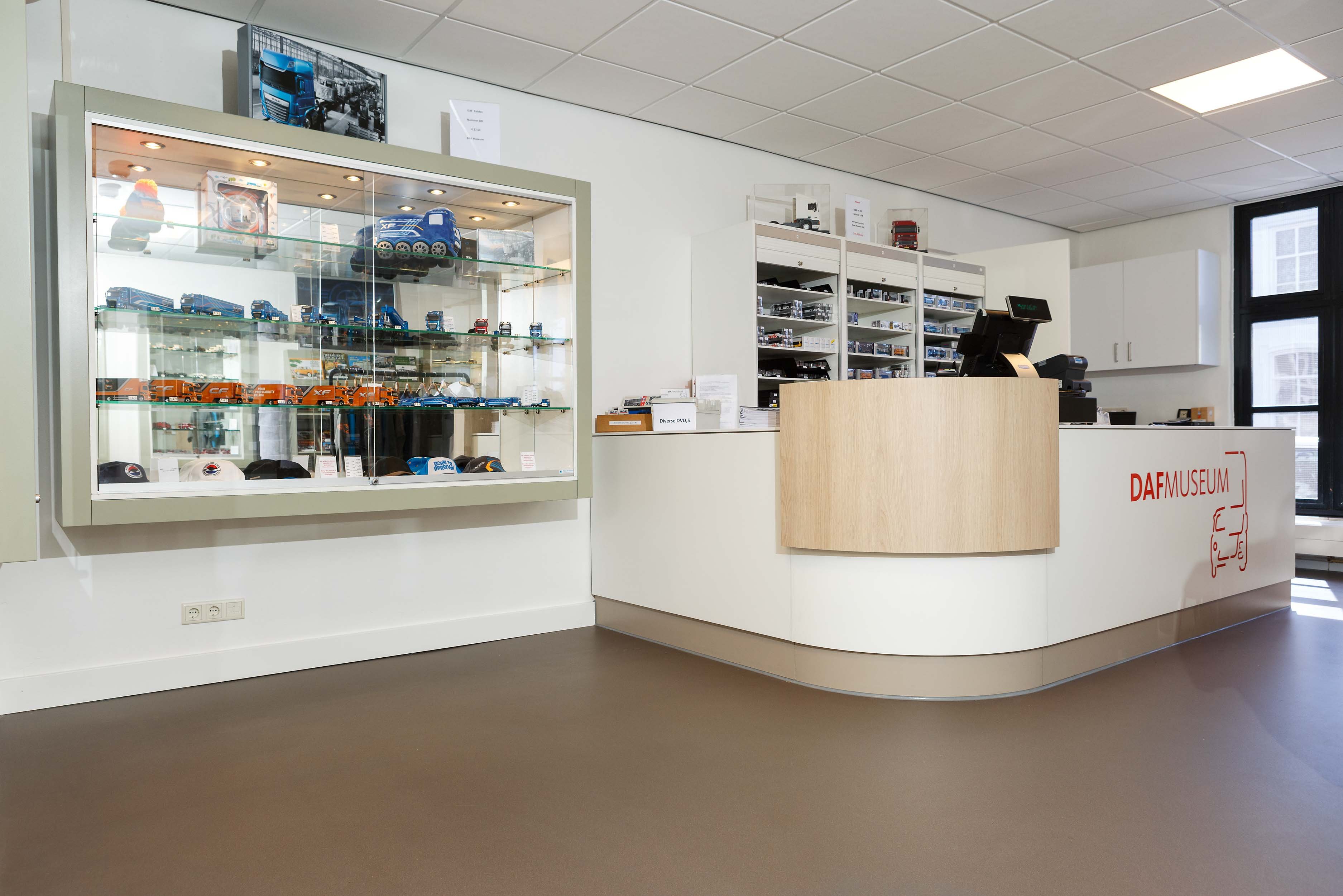 Vloeren voor Bedrijven Smitfloor Geldrop - Daf museum 