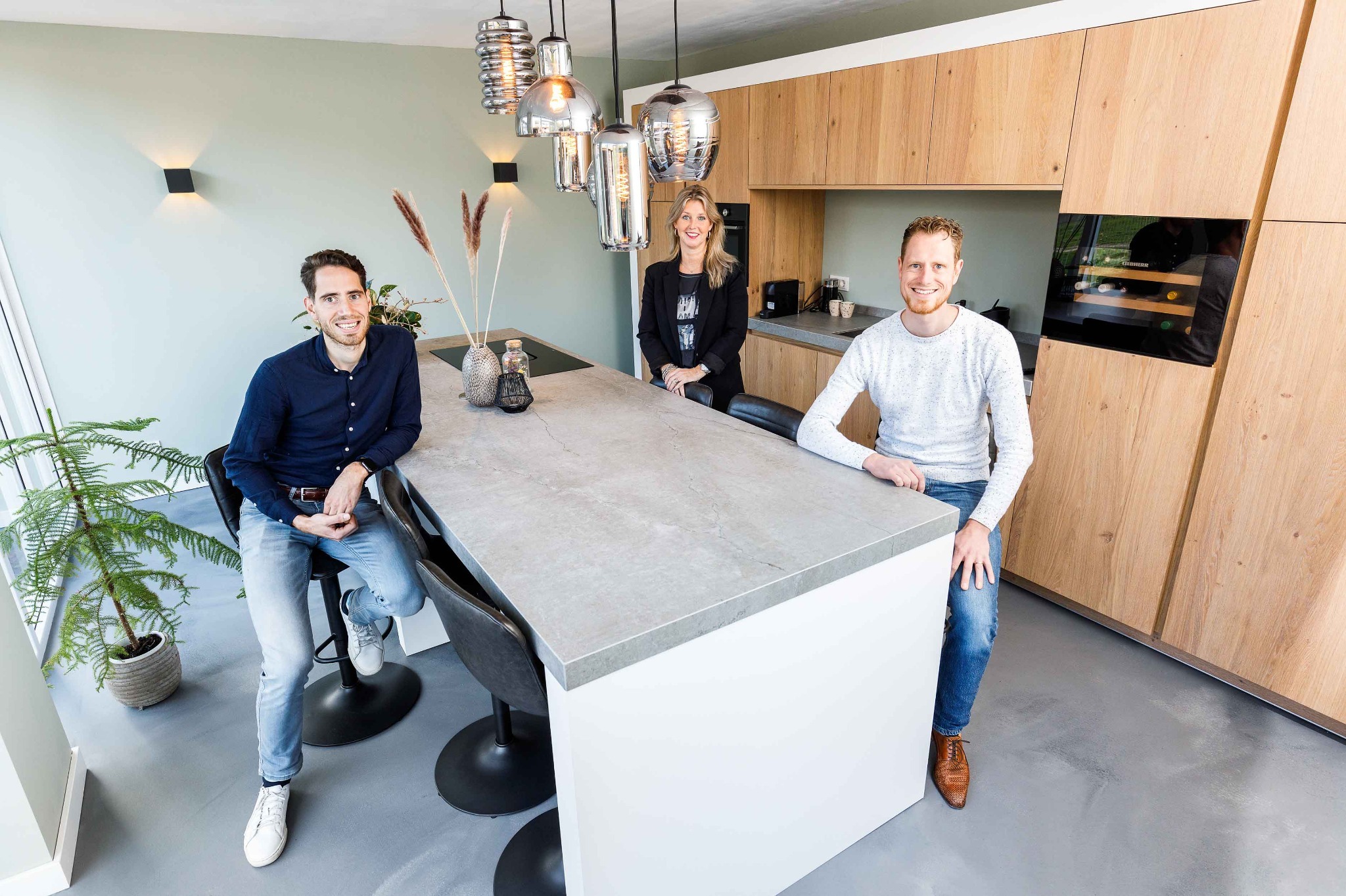 smitfloor-liquid-design-pu-gietvloer-landelijke-keuken-teamfoto-geldrop