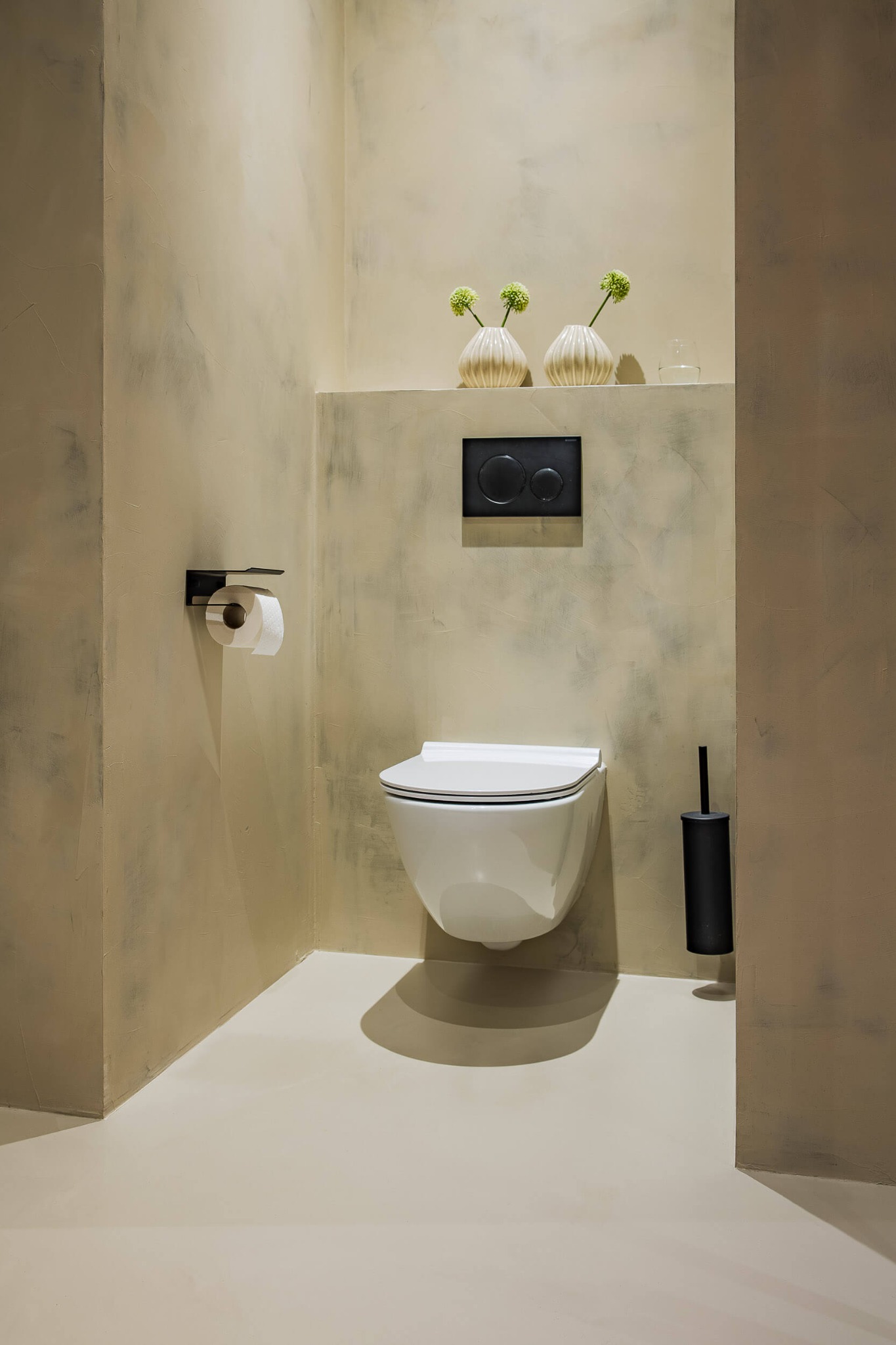 beton-cire-smitfloor-geldrop-toilet-muren-afgewerkt-met-beton-cire