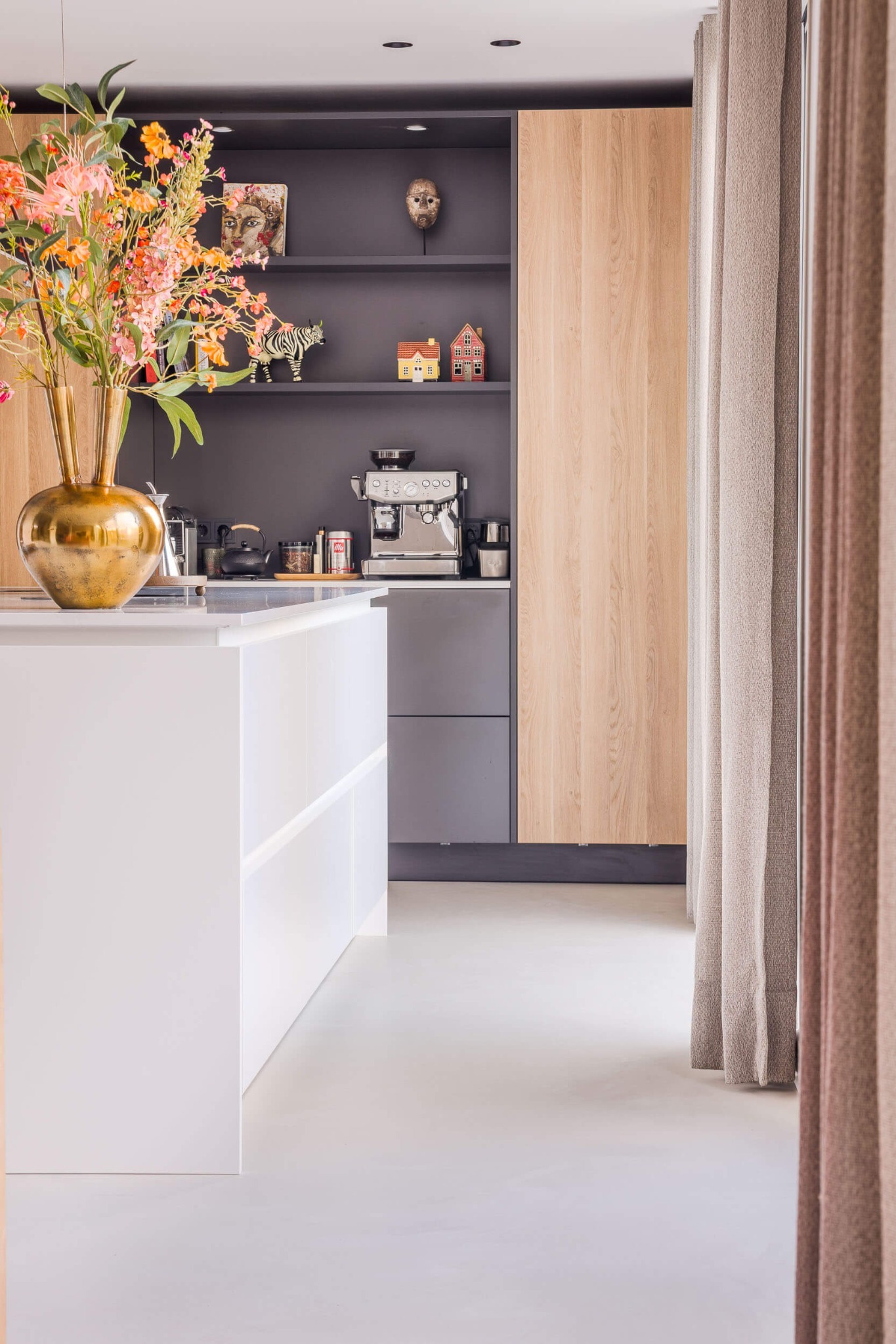 lavasteen-vloer-smitfloor-geldrop---design-keuken-in-woning-met-lavasteen-vloer
