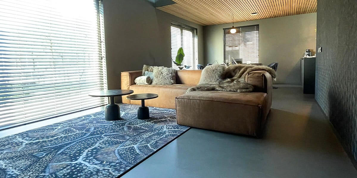 pu-gietvloer-naadloze-onderhoudsvriendelijke-luxe-woning-eindhoven