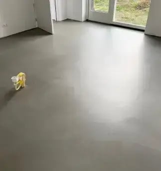 smitfloor-egaline-gietvloer-modern-interieur